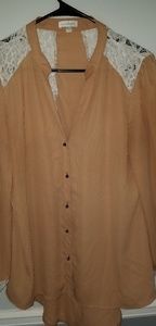 Fun Top pairs great with legging/skinny jeans!